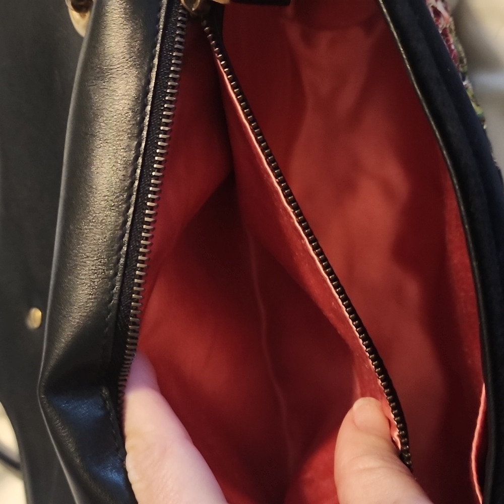 Gucci Marmont "LOVED" bag. - Picture 6 of 9